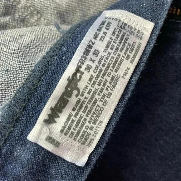 Wranglers Men’s Flame Resistant Relaxed Fit Jeans 36x30 - Picture 11 of 12